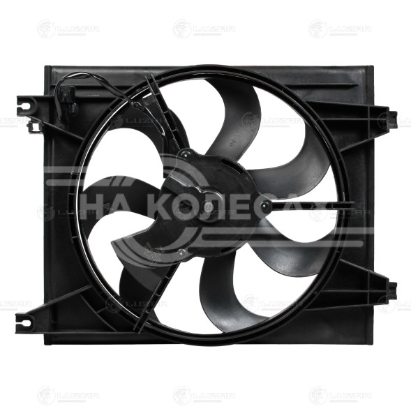 Электровентилятор кондиционера для автомобилей KIA Cerato I (04-) 1.6i/2.0i (с кожухом)