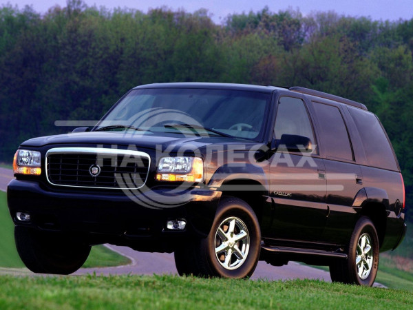 Арки задние Cadillac Escalade 1