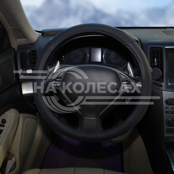 Оплетка на руль, искусст. кожа, текстура карбон, черная, син. прошивка, 38 см/М