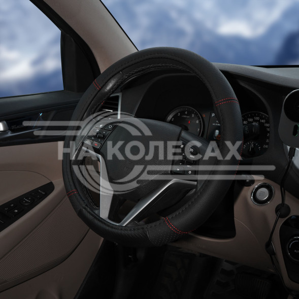Оплетка на руль, искусст. кожа с перф., черная, красн. прошивка, 38 см/М