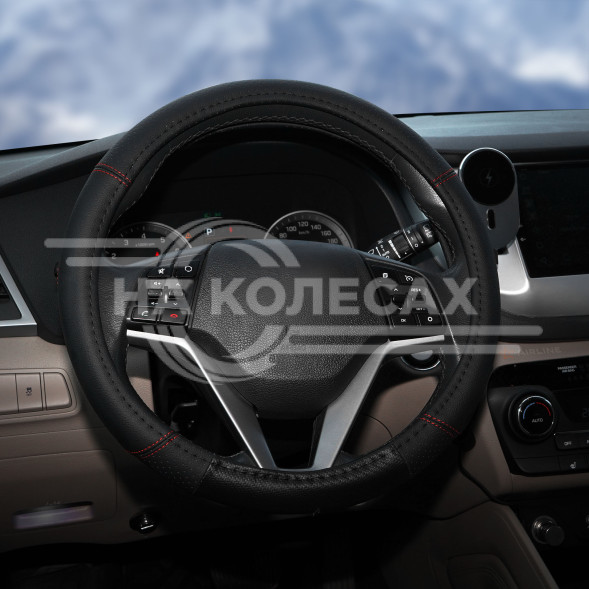 Оплетка на руль, искусст. кожа с перф., черная, красн. прошивка, 38 см/М