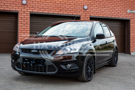 Крыло переднее правое Ford Focus 2