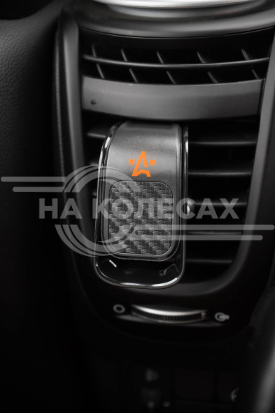 Держатель для телефона автомобильный в дефлектор прищепка магнитный прямоугольный