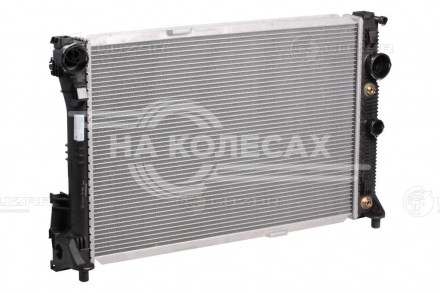 Радиатор охлаждения для автомобилей Mercedes C (W204) (07-)/E (W212) (09-)