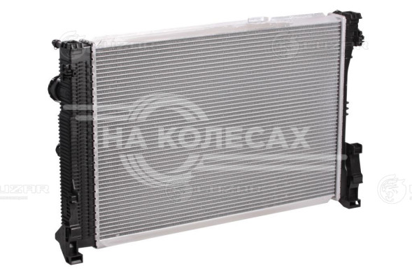 Радиатор охлаждения для автомобилей Mercedes C (W204) (07-)/E (W212) (09-)