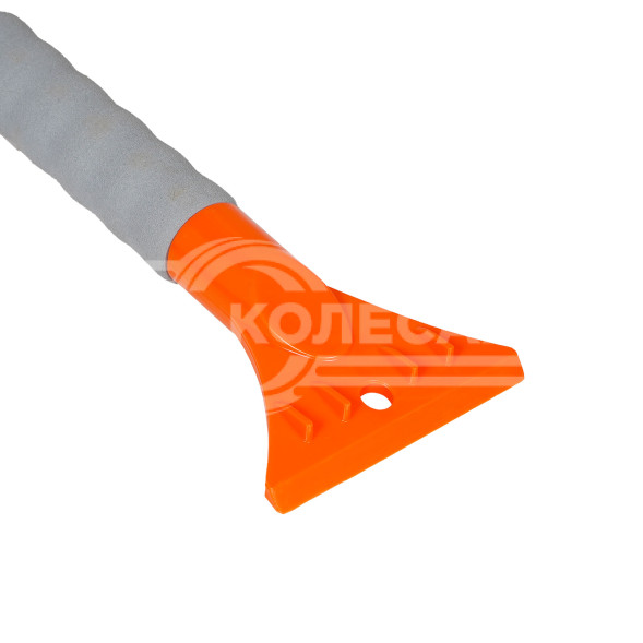 Щетка от снега и льда с распушённой щетиной + скребок (75 см)