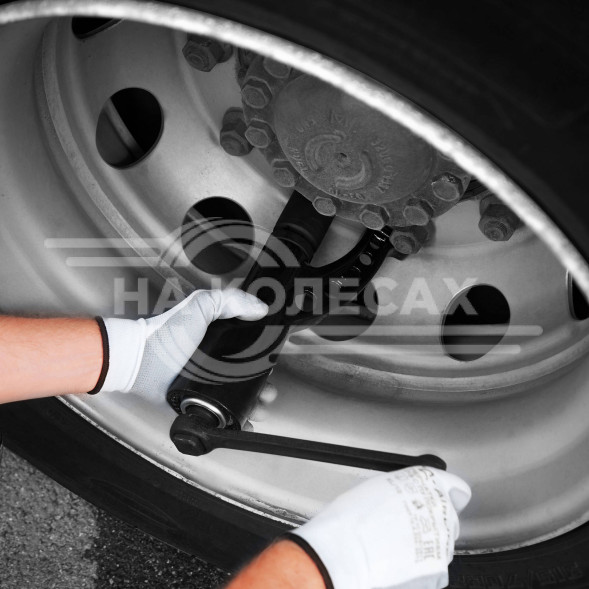 Гайковерт механич. 1&quot; 3600Нм 1:64 310мм с головками 32 и 33мм пласт. кейс