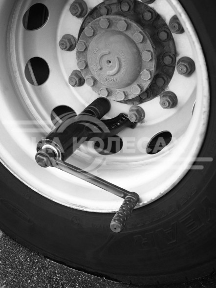 Гайковерт механич. 1&quot; 3600Нм 1:64 310мм с головками 32 и 33мм пласт. кейс