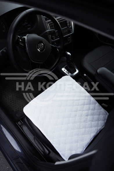 Накидка (подушка) из искусственного меха на сиденье, белая с коротким ворсом, 1 шт.