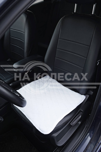 Накидка (подушка) из искусственного меха на сиденье, белая с коротким ворсом, 1 шт.