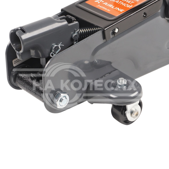 Домкрат подкатной 2т 125-330мм