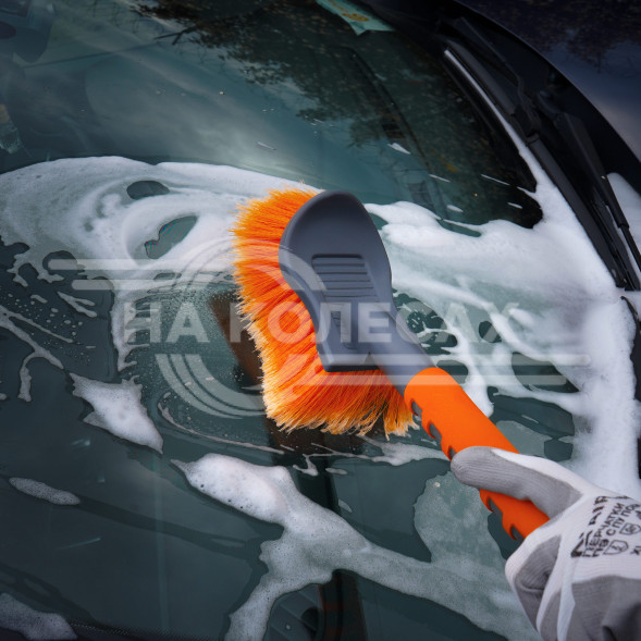 Щетка для мытья с мягкой распушенной щетиной большая (40 см)