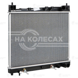 Радиатор охлаждения для автомобилей Vitz (99-)/FunCargo (99-)/Platz (00-)/Yaris (99-) AT
