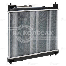 Радиатор охлаждения для автомобилей Vitz (99-)/FunCargo (99-)/Platz (00-)/Yaris (99-) AT