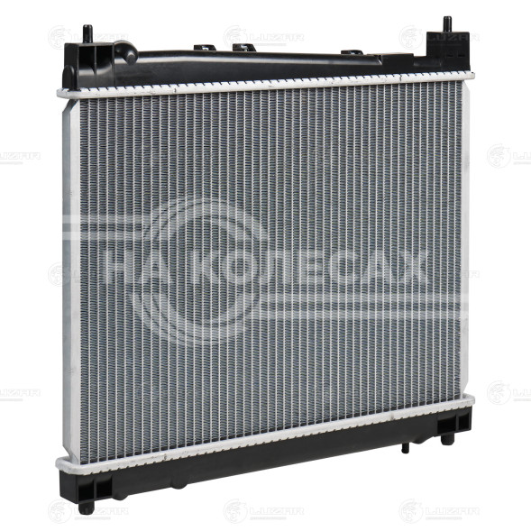 Радиатор охлаждения для автомобилей Vitz (99-)/FunCargo (99-)/Platz (00-)/Yaris (99-) AT