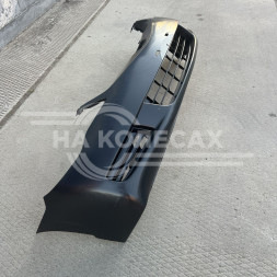 Передний бампер Honda Civic 8 4D