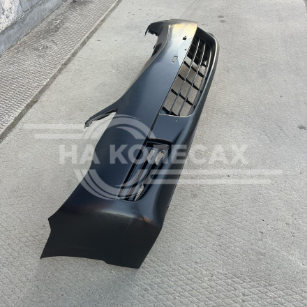 Передний бампер Honda Civic 8 4D