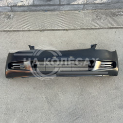 Передний бампер Honda Civic 8 4D