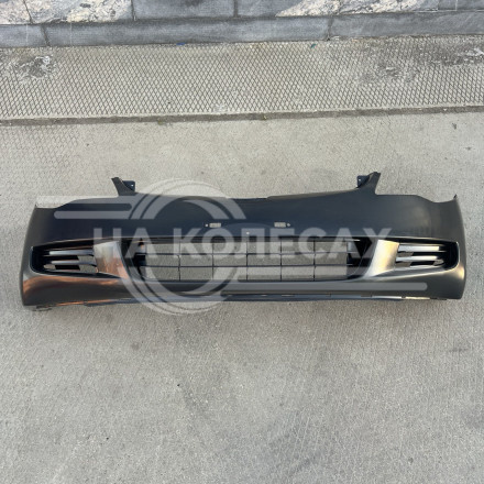 Передний бампер Honda Civic 8 4D