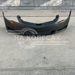 Передний бампер Honda Civic 8 4D