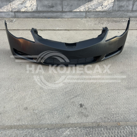 Передний бампер Honda Civic 8 4D