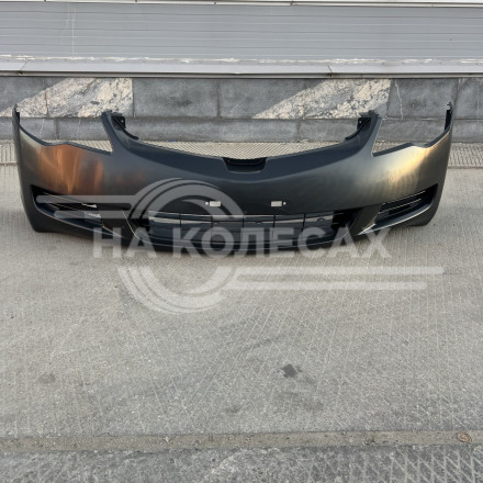 Передний бампер Honda Civic 8 4D