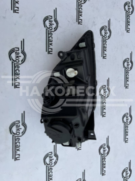 Фара правая  Renault Logan 1