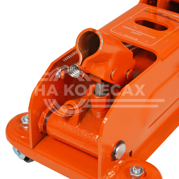 Домкрат подкатной 2.3т 140-350мм, кейс