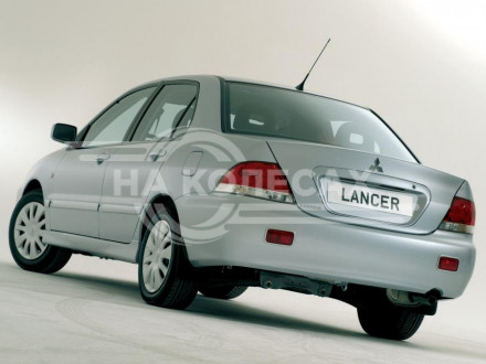 Бампер передний MITSUBISHI LANCER 05-10 под молдинги