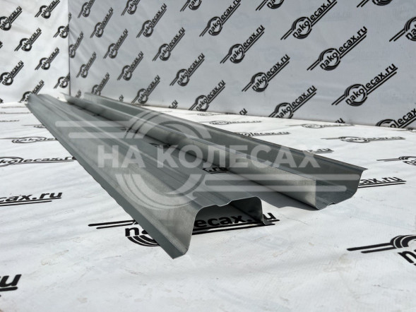 Внутренние пороги Subaru Impreza 3