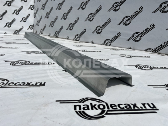 Внутренние пороги Subaru Impreza 3