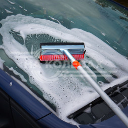 Щетка для мытья стекол с телескопич. ручкой, поролоном и водосгоном (90-130см)