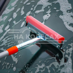 Щетка для мытья стекол с телескопич. ручкой, поролоном и водосгоном (90-130см)