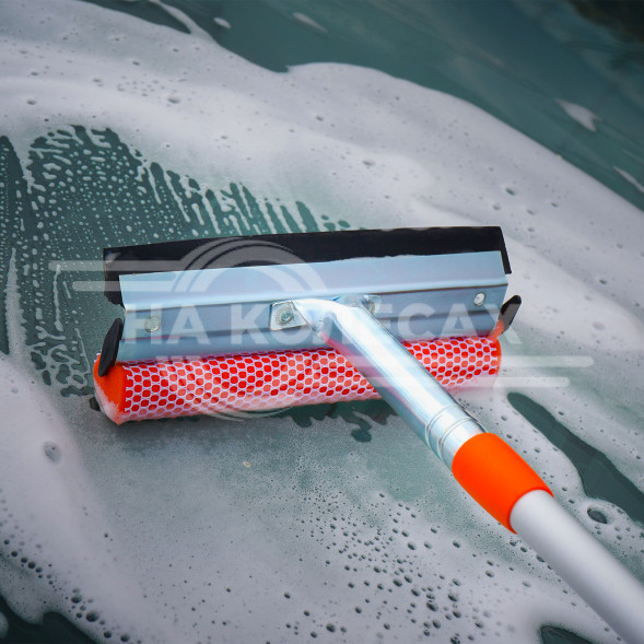 Щетка для мытья стекол с телескопич. ручкой, поролоном и водосгоном (90-130см)