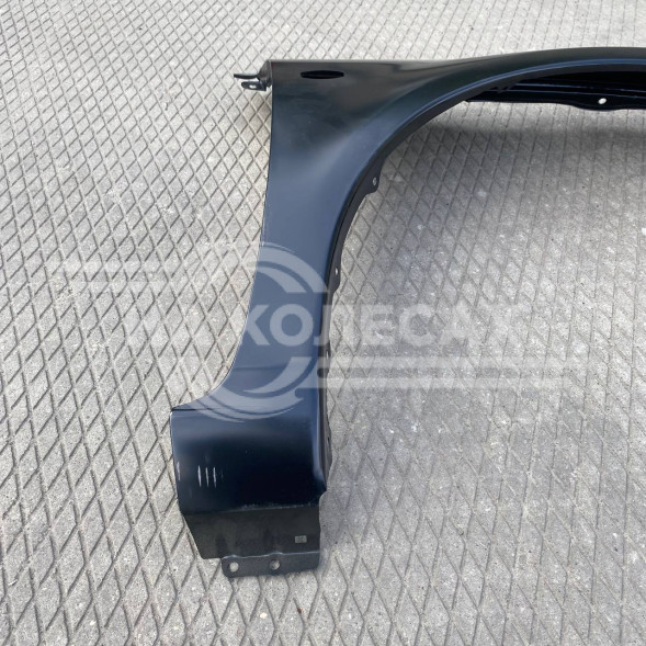 Крыло правое с п/п и без молдинга Мазда 6 03-03