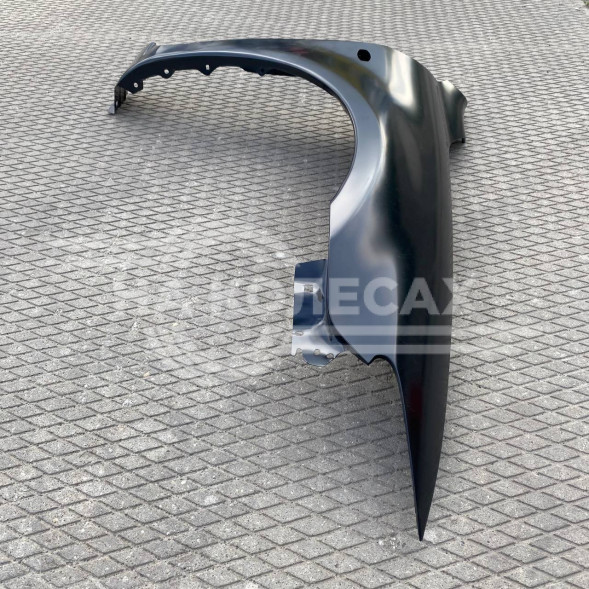 Крыло правое с п/п и без молдинга Мазда 6 03-03