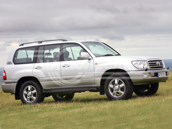 Стеклопластиковые крылья Toyota Land Cruiser (J100)