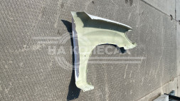 Стеклопластиковые крылья Toyota Land Cruiser (J100)