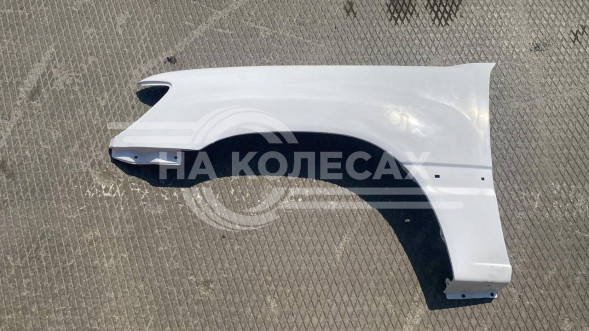 Стеклопластиковые крылья Toyota Land Cruiser (J100)