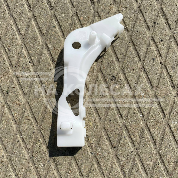 Кронштейн бампера Мазда 6 (правый)