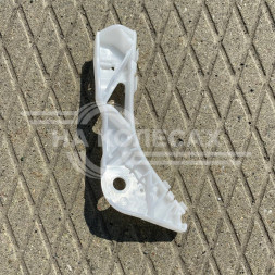 Кронштейн бампера Мазда 6 (правый)