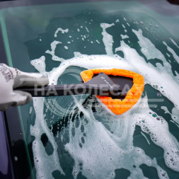 Щетка для мытья лобового стекла из микрофибры треугольная (14*12 см)