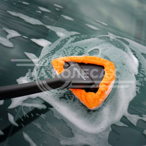 Щетка для мытья лобового стекла из микрофибры треугольная (14*12 см)