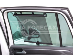 Шторка солнцезащитная 40*45см на боковое стекло, рулонного типа, черная