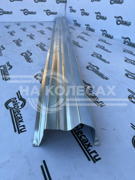 Ремонтные пороги Toyota Sienna 2