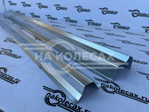 Ремонтные пороги Toyota Sienna 2