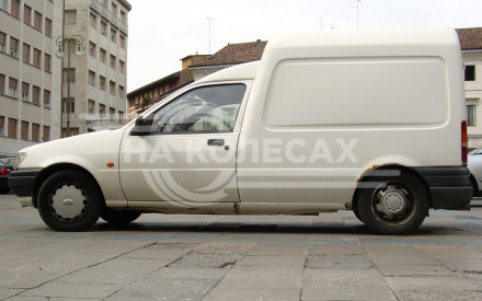 Внешние ремонтные пороги Ford Courier 1