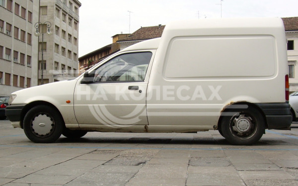 Внешние ремонтные пороги Ford Courier 1