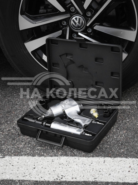 Гайковерт пневматический 1/2&quot;DR 330Нм, трещотка 1/2&quot;DR 61Нм, набор с головками 17 пр. кейс