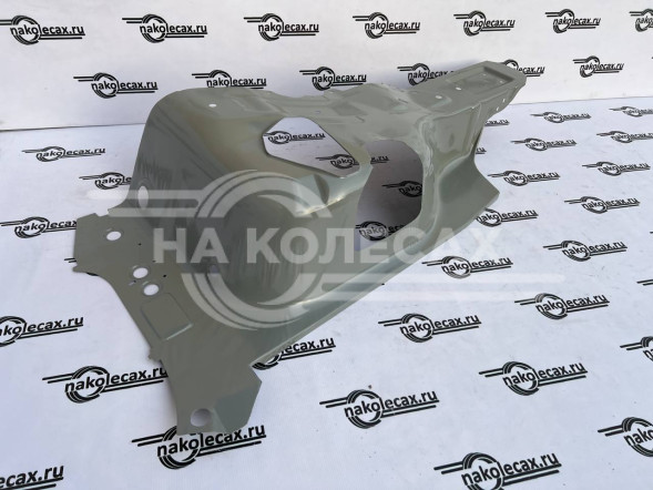 Передний левый брызговик